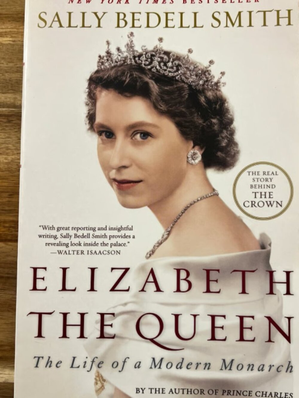 Elizabeth the Queen: The Life of a Modern Monarch - Paperback